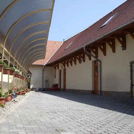 Sasi Apartmanhaz Apartment