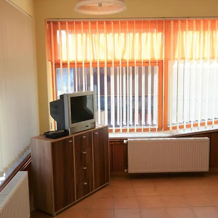 Apartment Sasi Apartmanhaz *