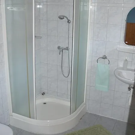 Sasi Apartmanhaz *