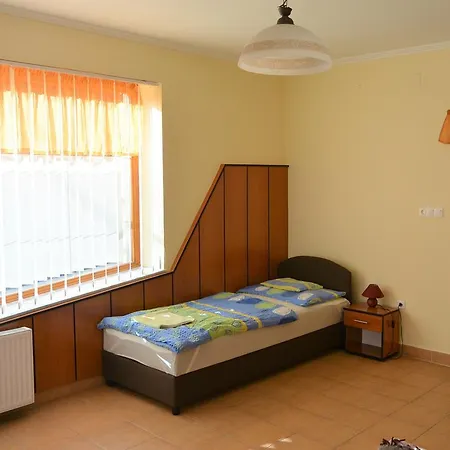Sasi Apartmanhaz