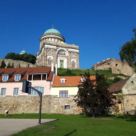Sasi Apartmanhaz *