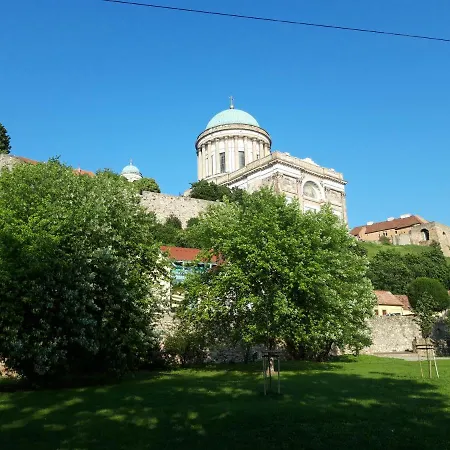 Sasi Apartmanhaz Apartment