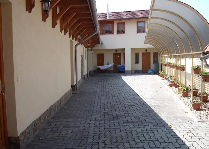 Sasi Apartmanhaz *